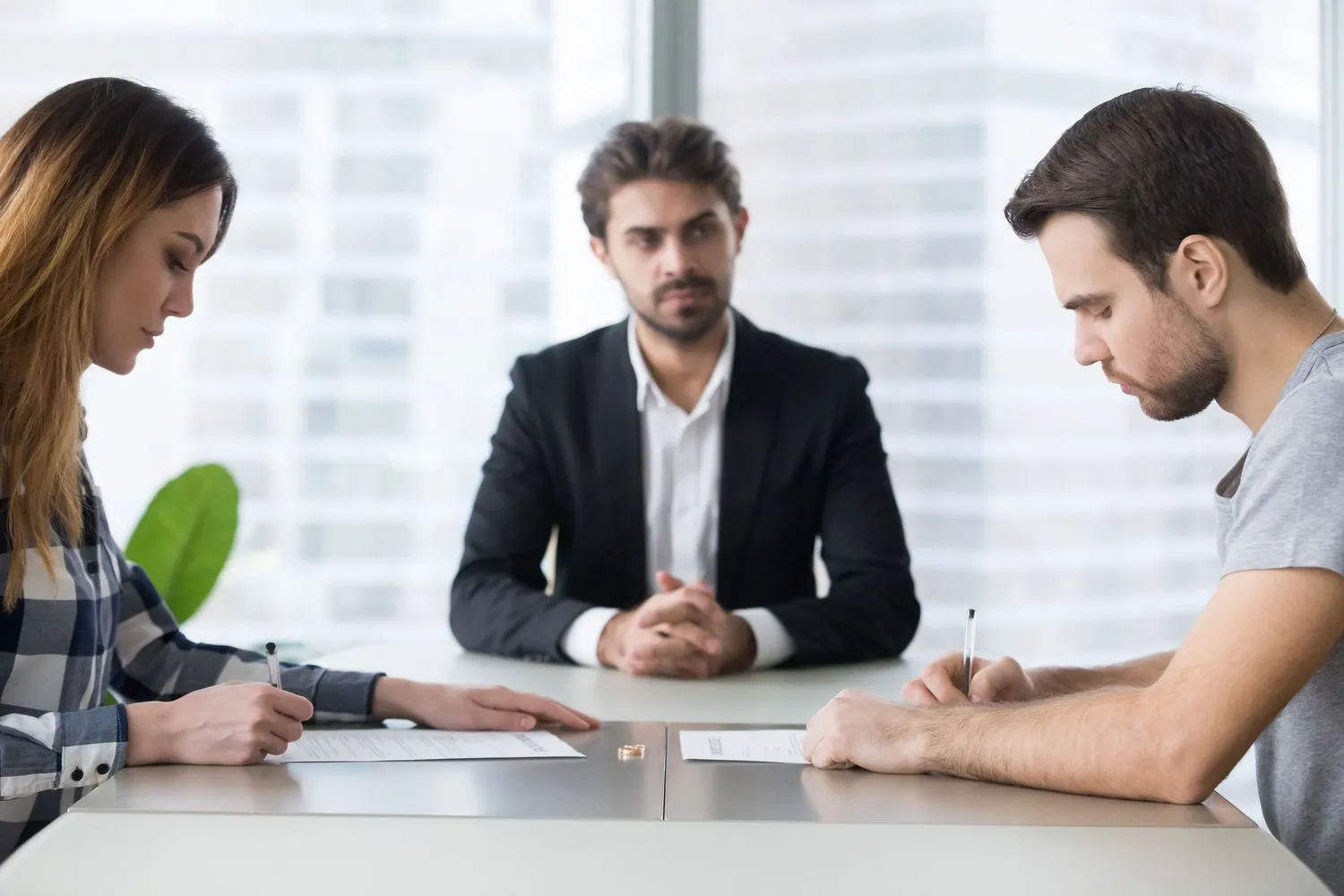 How EH Mediation Guides Couples Toward Fair and Balanced Outcomes Isle of Wight